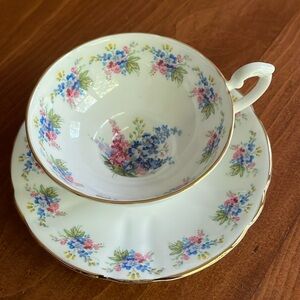 ROYAL IMPERIAL Teacup & Saucer Floral Flowers Bone China Made in England